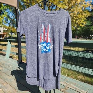 Medium, gray, peace & love t-shirt